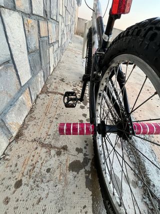 Bicicleta BMX Monty 105 - 20 con pegs