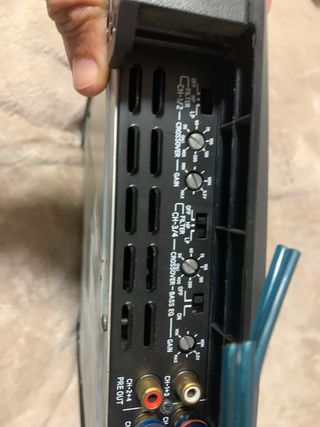 Amplificador Alpine V-Power MRP-F250