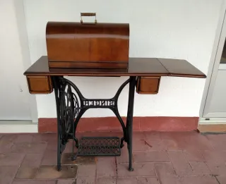 Mueble Máquina de Coser SINGER