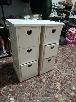 Mesitas de noche blancas de madera