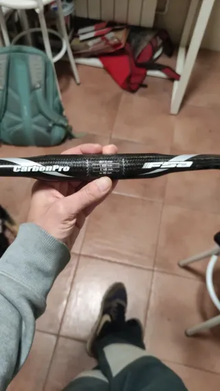 Manillar FSA CarbonPro 31.8mm x 420mm