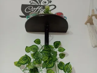 Mensola intarsiata in legno