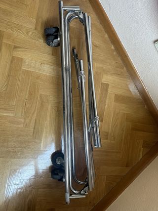 3 Percheros Plegables Metálicos