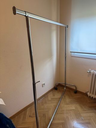 3 Percheros Plegables Metálicos