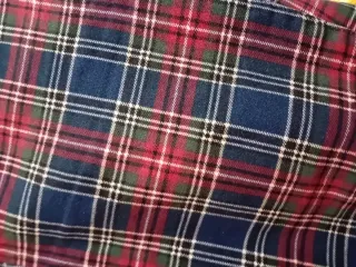 Pantalón skinny cuadros Pull&Bear Talla S