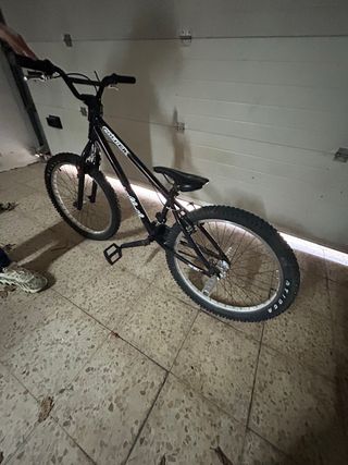 Bicicleta Monty Trials Negra