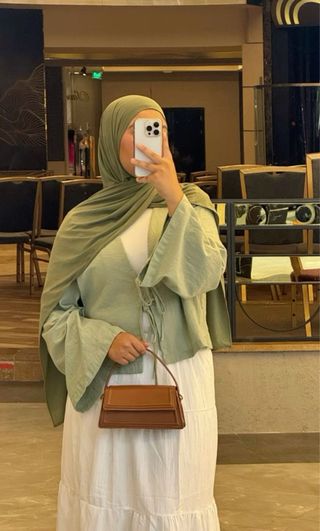 Conjunto falda y blusa verde y blanco