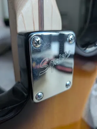 Fender Squier Guitarra Eléctrica con funda.