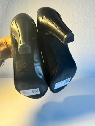 Zapatos de piel negros tacón