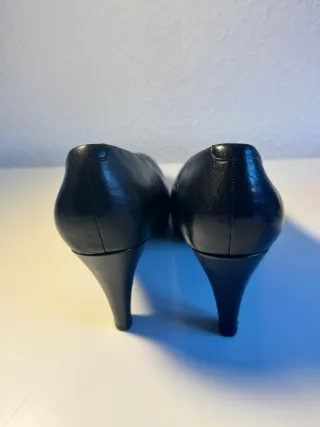 Zapatos de piel negros tacón