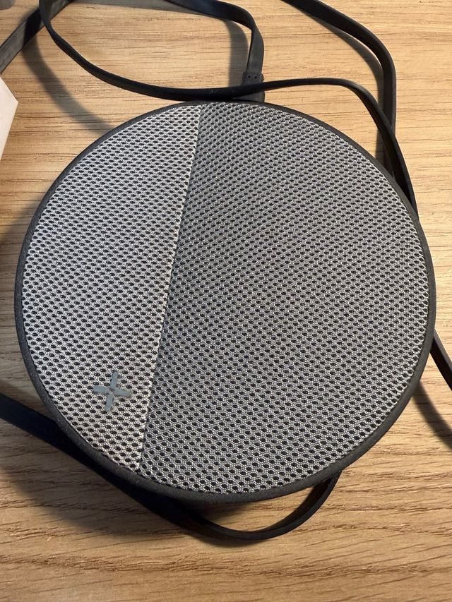 Altavoz Lexon Oslo Energy y cargador inalámbrico