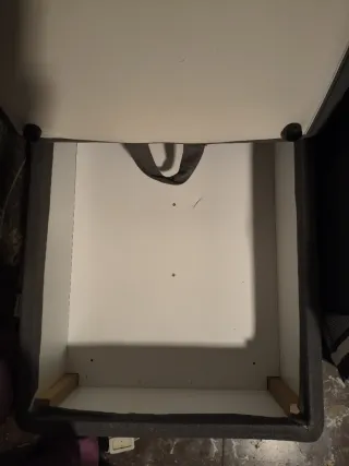 Puf cuadrado gris con almacenaje