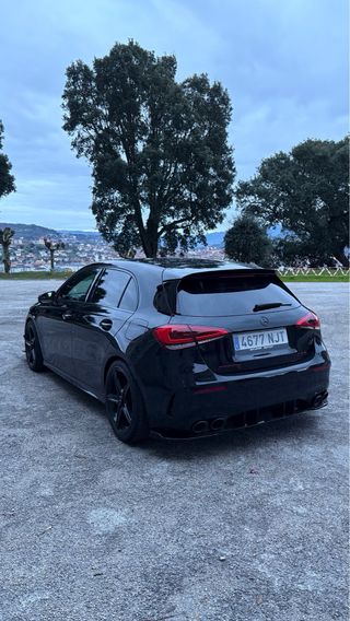 MERCEDES A35 AMG