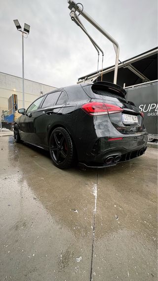 MERCEDES A35 AMG