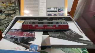 Locomotora ESU V200 015 R. 31080 Sonido Humo