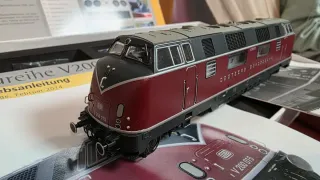 Locomotora ESU V200 015 R. 31080 Sonido Humo