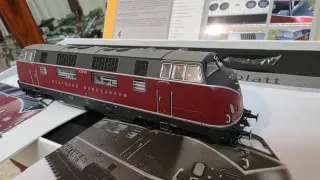 Locomotora ESU V200 015 R. 31080 Sonido Humo