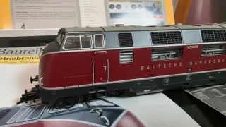 Locomotora ESU V200 015 R. 31080 Sonido Humo