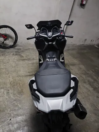 Yamaha T-Max 530 DX Maxi Scooter
