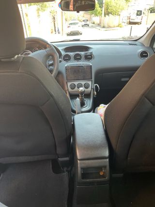 Peugeot 308 5P 112cv 2011