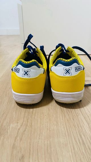 Zapatillas fútbol sala Munich amarillas y azules