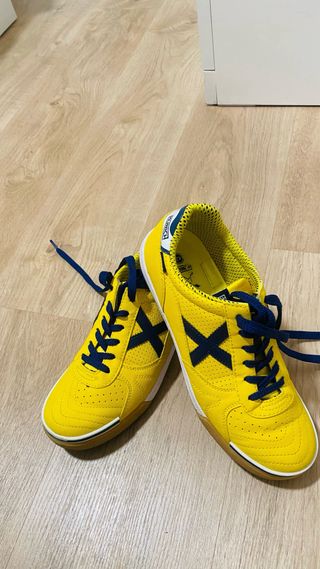 Zapatillas fútbol sala Munich amarillas y azules