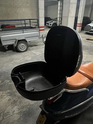 Peugeot Django 2023, Scooter Azul y Marrón