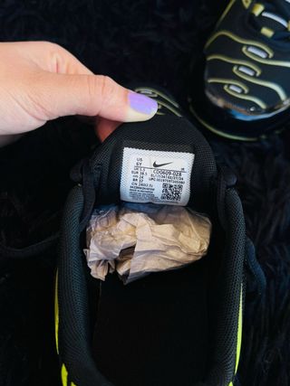 Nike Air Max Plus Negro y Amarillo