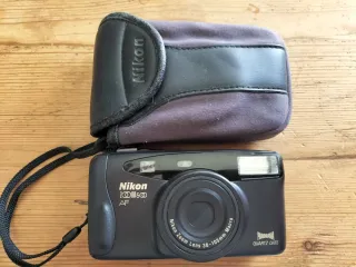 Máquina Fotográfica Nikon Zoom 500 AF