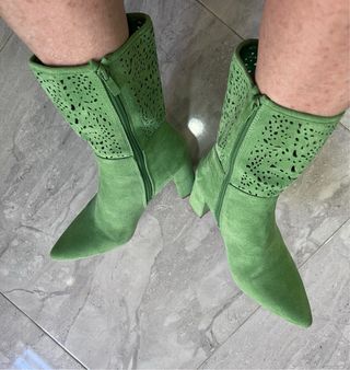 Botines verdes troquelados talla 37 de piel de ant