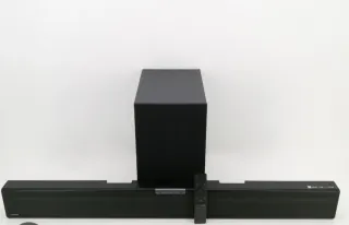 Barra de sonido y subwoofer negro