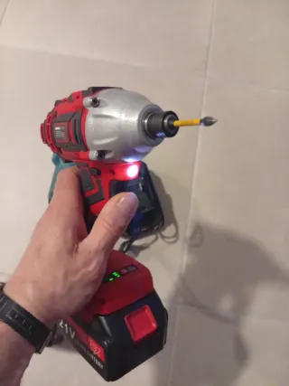 Amoladora y Atornillador Radial