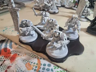 Figuras Caballeros Grises Warhammer 40k