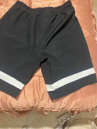 Pantalones cortos, Jordan y 2 Nike.