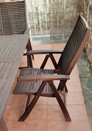 Conjunto Mesa y 4 Sillones Reclinables de Madera