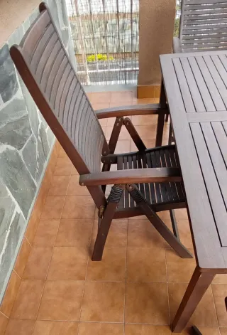 Conjunto Mesa y 4 Sillones Reclinables de Madera