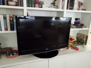 Televisor LG 37LD420 + STICK 4K