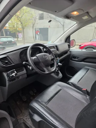 Furgoneta frigorífica opel vivaro 2021 140000km