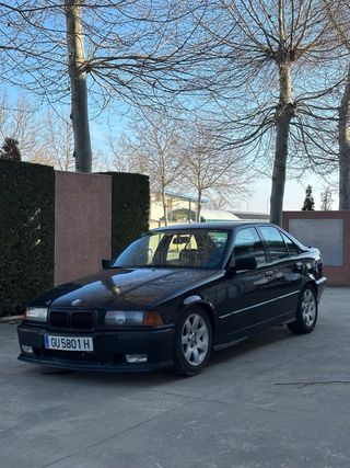 BMW E36 320i