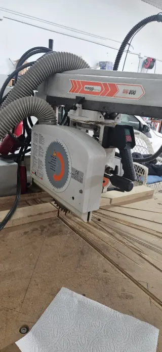 Sierra Ingletadora Radial Maggi 800