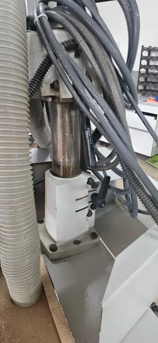 Sierra Ingletadora Radial Maggi 800