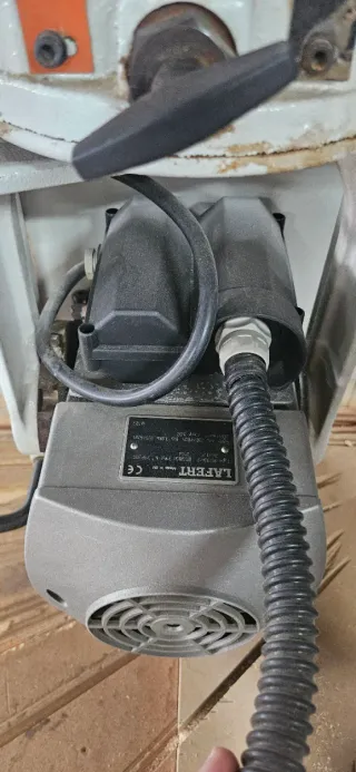Sierra Ingletadora Radial Maggi 800