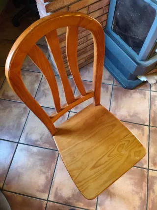 4 Sillas de pino macizo