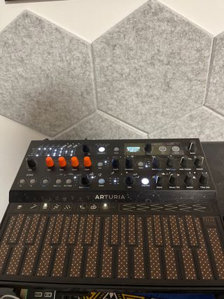 Arturia Micro Freak Sintetizador