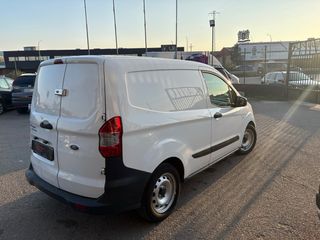 Ford E-Transit Courier 2016
