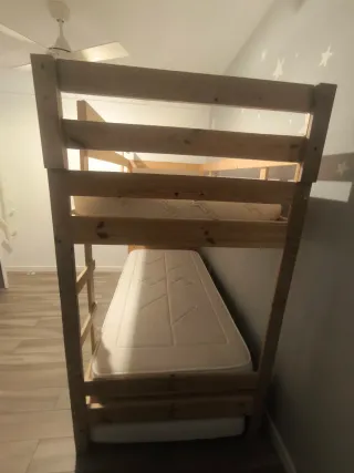Litera triple madera con colchones 1.90x90