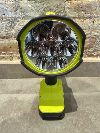 Lámpara LED RYOBI 18V ONE+