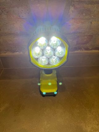 Lámpara LED RYOBI 18V ONE+