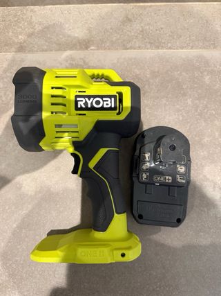 Lámpara LED RYOBI 18V ONE+