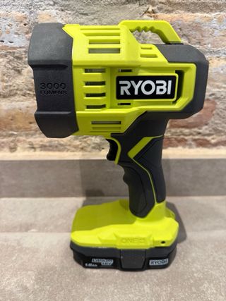 Lámpara LED RYOBI 18V ONE+